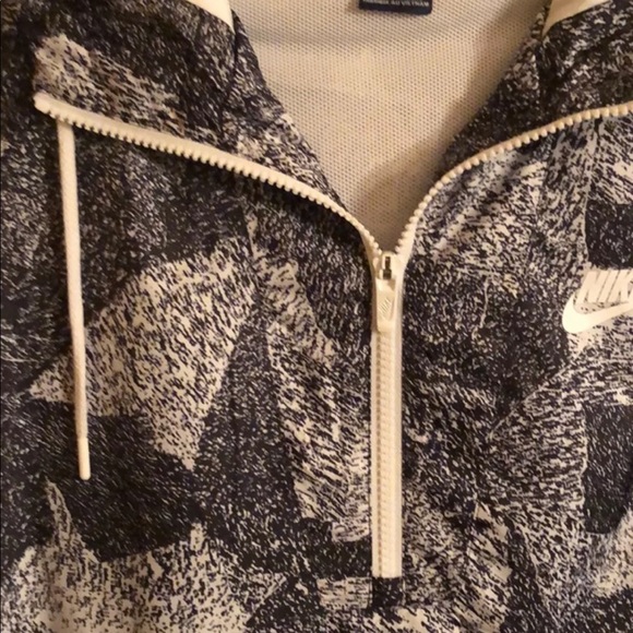 Nike NSW Pullover Lightweight Hoodie Jacket Size Women’s Medium Black/White - Picture 7 of 7